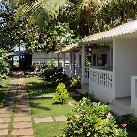 Hotel La Riviere Morjim Exterior foto
